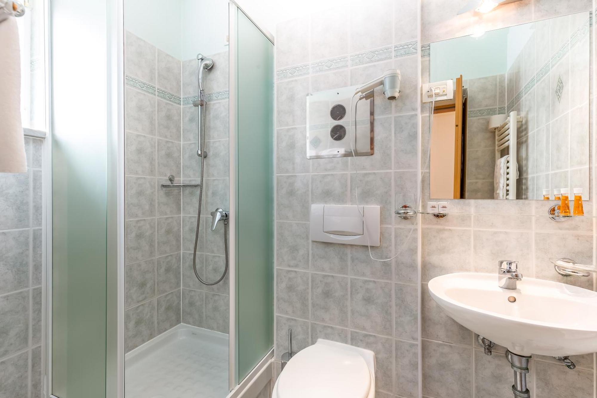 Hotel Galeb Опатія Екстер'єр фото